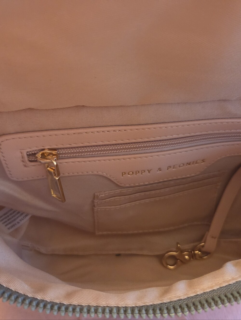 Poppy & Peonies Quilted Crossbody Belt Bag in Gray - Picture 4 of 5